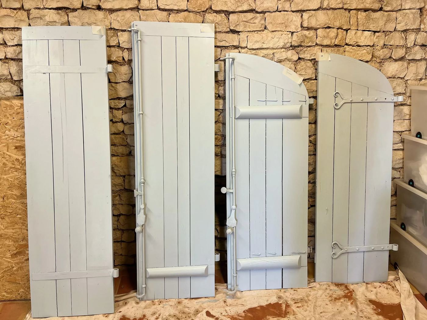Volets refaits en atelier à Douzat